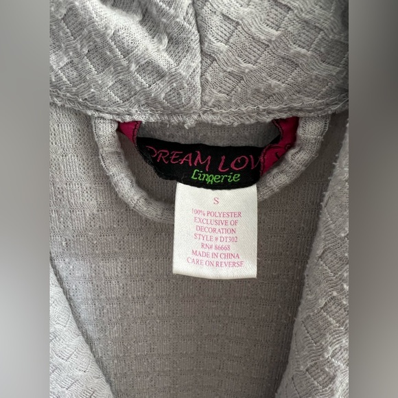 Gray Robe - Picture 5 of 5